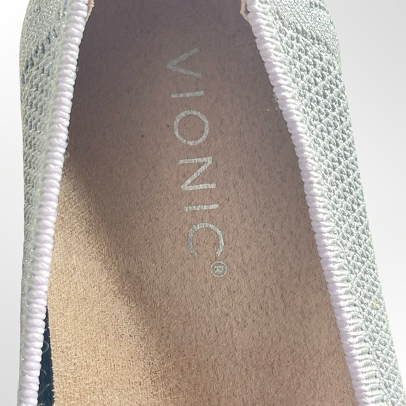 Vionic Gray & Silver Women's Slip-On Shoes in size 6.5 - Picture 5 of 7